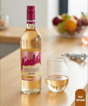 4TH STREET SWEET WHITE 750ML